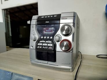 Динамики и колонки: Продаю недорого AIWA муз центр без колонок. есть AUX как усилитель