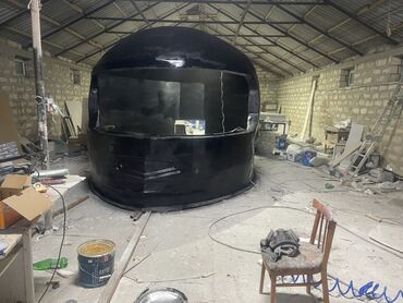 Butkalar, köşklar: Mobil bar/kiosk pavilyonu – futuristik “dəbilqə” forması - Korpus