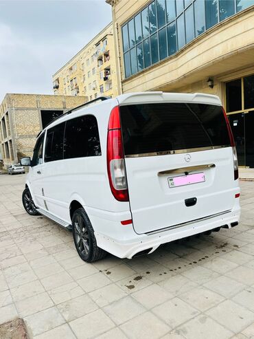 Mercedes-Benz: Mercedes-Benz Vito mikroavtobus - Kuzov: ağ rəng, qara kapot örtüyü — 4