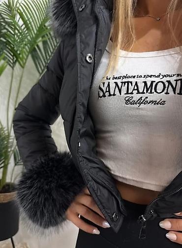 Zimske jakne: Ženska kratka štepana jakna sa kapuljačom. Ovaj model jakne ima — 4