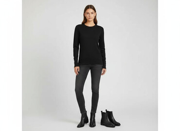 Swetry: Sweter damski, rozmiar S