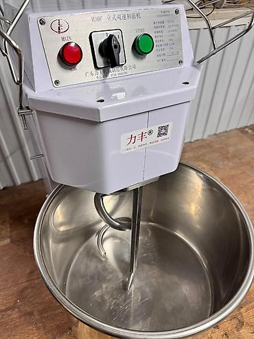 Тестораскаточные аппараты: Тестораскаточная машина (dough sheeter) модель E630 Профессиональная — 12