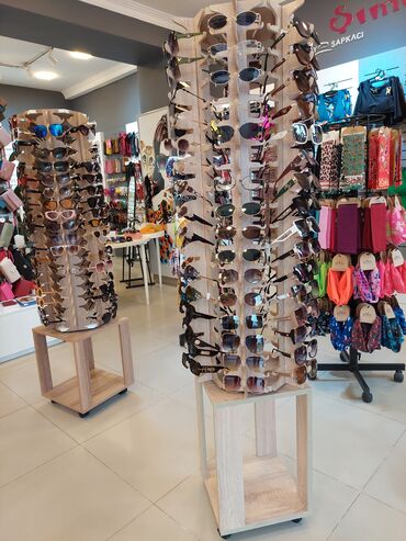 Digər mebel: Eynek Aksisuari
150 azn tezedi