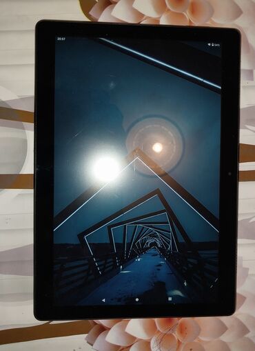 lenovo tab m7: Lenova tb-x505x ram 2gb yadaş 32gb satilir vatsapla elaqe saxlayin