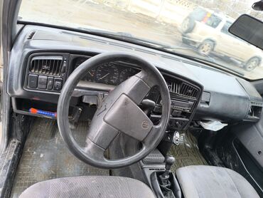 Volkswagen: Volkswagen Passat: 1989 г., 1.8 л, Механика, Бензин, Седан — 14