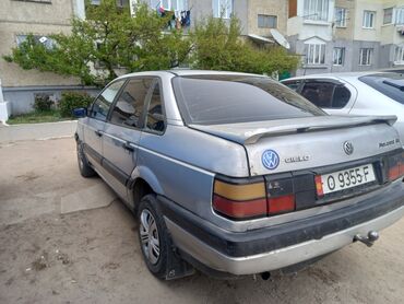 7 ка: Volkswagen Passat: 1988 г., 1.8 л, Механика, Бензин, Седан