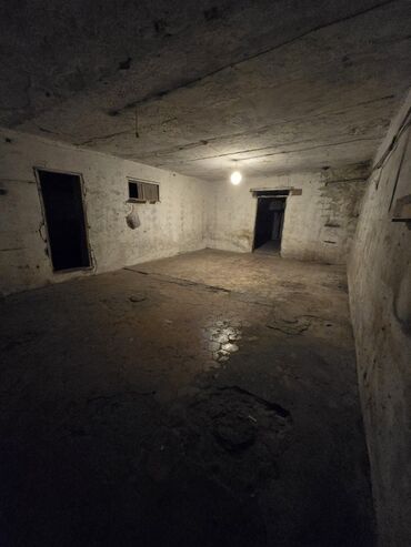 Anbar və emalatxanalar: Obyekt – bir neçə geniş otaqdan ibarət sahə. Xüsusiyyətlər: - Geniş — 4