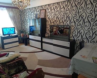 tibbi rəf: Qonaq otağı üçün mebel dəsti - Rəng: qara-ağ, üfüqi dekorativ — 4
