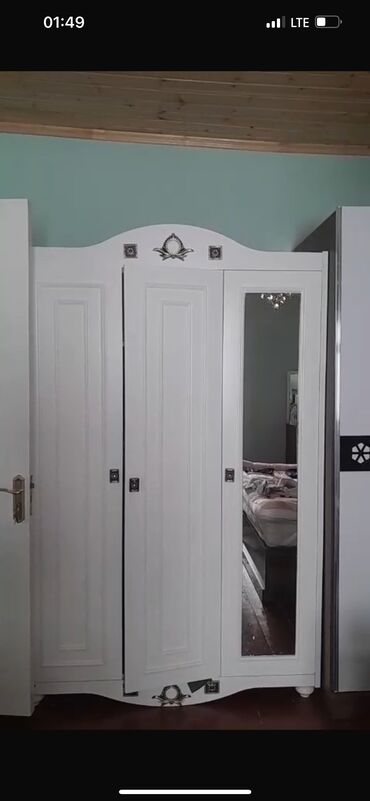çiya toxumunu hardan almaq olar: İşlənmiş, 3 qapılı Düz dolab, Şifonyer, Azərbaycan