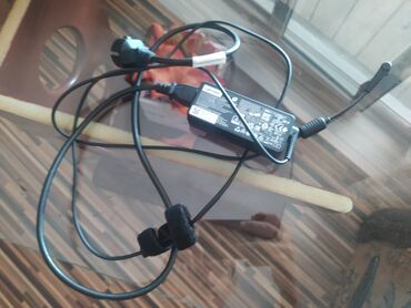 Noutbuklar üçün örtük və çantalar: Lenovo adapteri 65watt qutusundan çıxıb orjinaldı real alıcılar yazsın