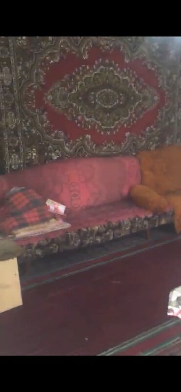 Həyət evləri və villaların satışı: Daşkəsən rayon qazax yolçu kəndində xoşbulağa yaxın ev satılır 9 sot — 7