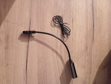 Digər kompüter aksesuarları: HDMI to VGA konventor satılır. Aux kabel ilə birgə. Yeni. Qiymet