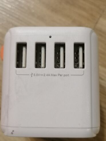 Punjači: Univerzalni putnički adapter TESSAN - Kompaktan all‑in‑one adapter sa — 10