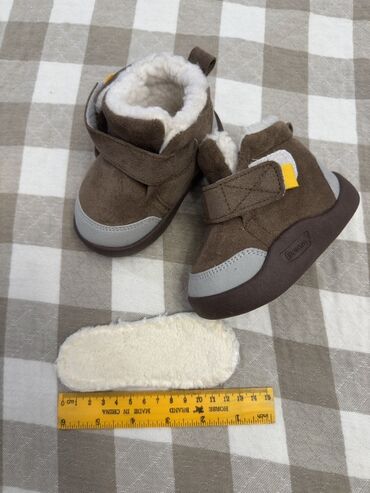 обувь рабочий: Детские утеплённые ботинки-тапочки для малышей. Характеристики: -