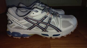 кроссовки буу: Кроссовки, 41.5, Asics, Б/у, цвет - Белый, Самовывоз