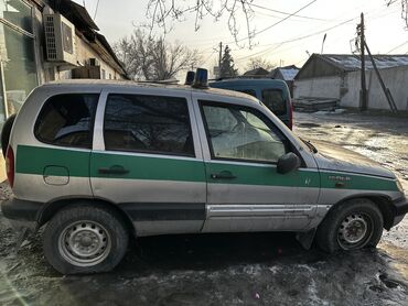 Chevrolet: Chevrolet Niva: 2006 г., 1.6 л, Механика, Бензин, Внедорожник