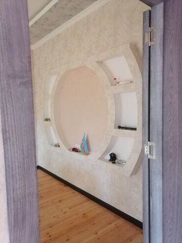 Həyət evləri və villaların satışı: Satılır: həyət evi - Ümumi təsvir: Tək mərtəbəli, eyvanlı həyət evi — 12