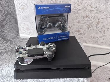 PS2 & PS1 (Sony PlayStation 2 & 1): Playstation 4 1 tb yaddaş model praşibkadır üzərində 2 pult və