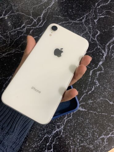 Apple iPhone: IPhone Xr, Скидка 10%, Б/у, 64 ГБ, Белый, Чехол, 80 %