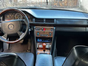 Mercedes-Benz: Mercedes-Benz E 200: 2 l. | 1994 έ. Λιμουζίνα — 5