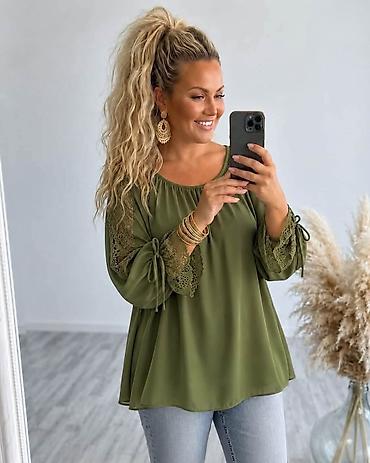katrin košulje: 10. Košulja za punije
XL 2XL 3XL 
Cena : 2.600 dinara H — 2