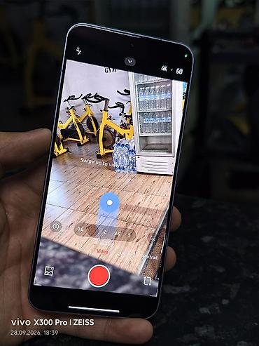 интересует: Xiaomi, 15, Б/у, 256 ГБ, цвет - Фиолетовый, 2 SIM — 6