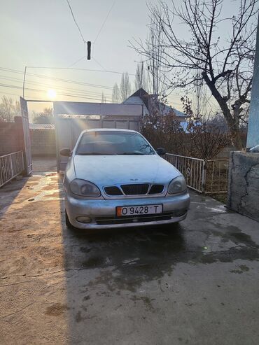 узген машина: Daewoo Lanos: 1996 г., 1.5 л, Механика, Бензин, Седан