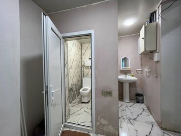 Digər kommersiya daşınmaz əmlakı: Obyekt icarə verilir 170-200 kv . Təmirli ve 5 otaq ve mətbəxden — 2