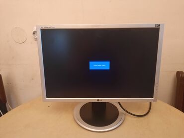 Monitori: LCD LG monitor za desktop racunar, kompjuter.
Ispravan.
Bez kablova — 3