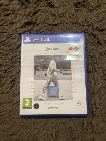 Oyun diskləri və kartricləri: Fifa 21 отличная игра с супер графикой, также подходит поиграть с