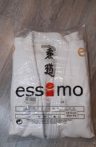 sambo üçün kimono: 850 GSM essimo kimono satılır 
real alıcıya endirim olunacaq