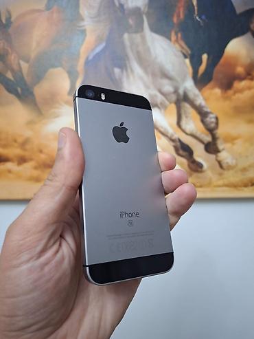 iphone islenmis telefonlar: IPhone SE, 32 GB, Qara, Barmaq izi — 5
