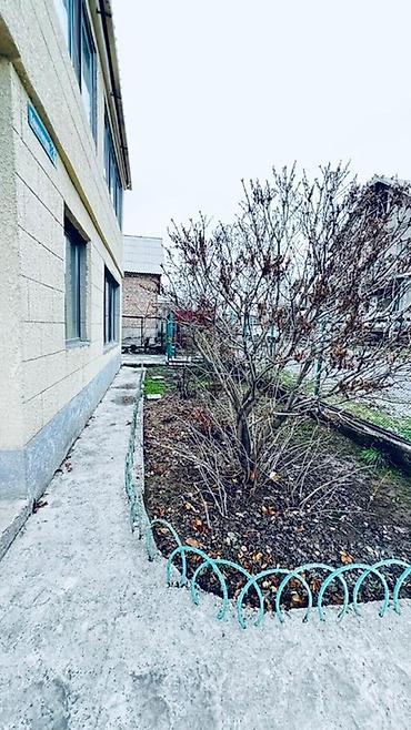 Продажа коттеджей и домов: Продаётся двухэтажный жилой дом с закрытым двором и просторной крытой — 7