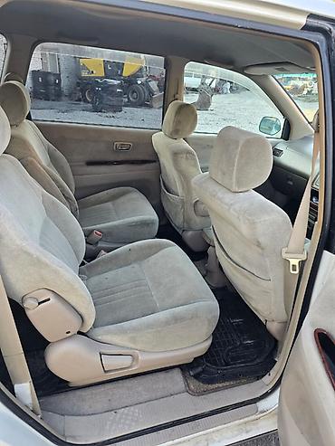 таета 200: Toyota Gaia: 2002 г., 2 л, Бензин, Минивэн — 6