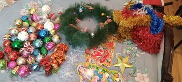 Yeni il oyuncaqları və bəzəkləri: Yeni il yolkası təzədir çox gözəldir.Bütün oyuncaqlar üzərində — 8