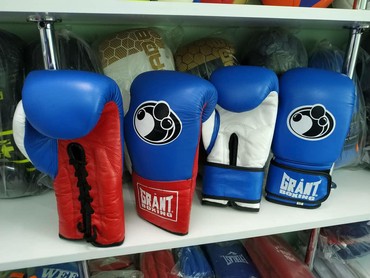 заказать футбольные перчатки: Профессиональные боксерские перчатки GRANT BOXING Вес: 10,12 унций
