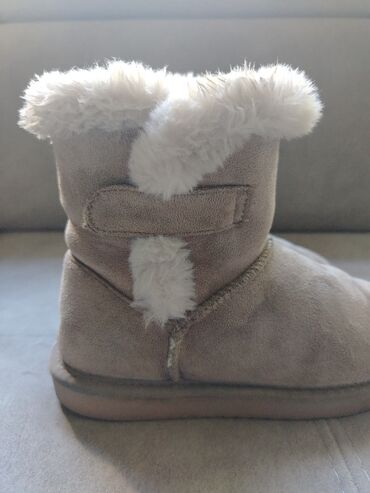 Ugg čizme: Prelepe čizme, kao ugg, malo nošene. Izuzetno tople, krzno mekano — 5