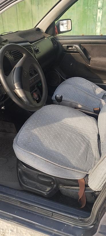 Volkswagen: Volkswagen Golf: 1993 г., 1.6 л, Механика, Бензин, Хэтчбэк — 2