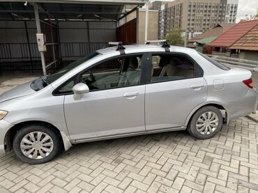 авто с последующим выкупом фит: Honda Город: 2003 г., 1.3 л, Автомат, Бензин, Седан