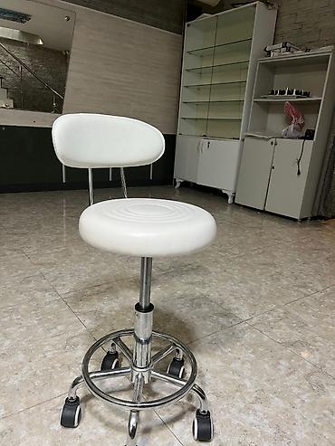 qusar mebel: Təkərli salon taburesi – arxa dayaqlı, hündürlüyü tənzimlənən — 1