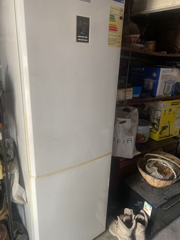 холодильник кухонный: Муздаткыч Samsung, Колдонулган, Эки камералуу, No frost, 60 * 173 *