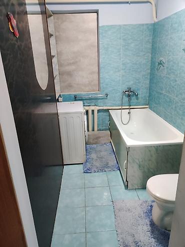 Долгосрочная аренда домов: Сдаю 2 к. квартиру. Сдается полдома . Удобства как в двухкомнатной — 12