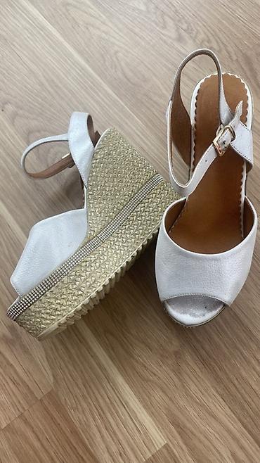женские босоножки на танкетке: Məhsul: Qadın sandaleti – platformalı (wedged) espadril tərzi - Rəng — 1
