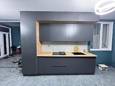 silver kitchen: Кухонный гарнитур в современном стиле - Прямая композиция с высоким — 1