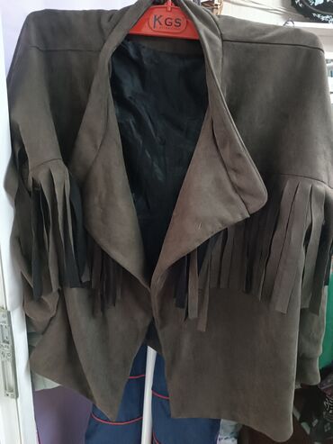 куртка 52: Продается фирменная куртка /кофта 
куплена в Европе 
цена : 1800
