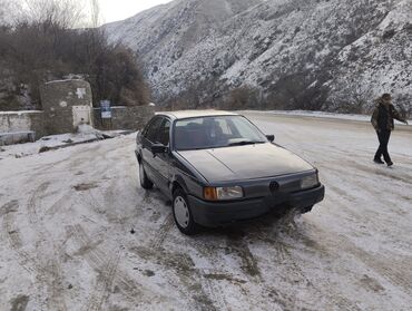 спринтер 1 скат: Volkswagen Passat: 1988 г., 1.8 л, Механика, Бензин, Седан