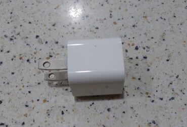 Sırğalar: Adapter Apple, 5 Vt, İşlənmiş