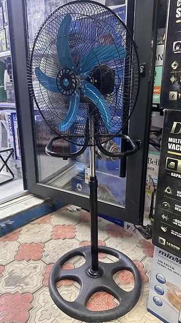table fan: Напольный вентилятор с лопастями увеличенной площади - Диаметр — 1