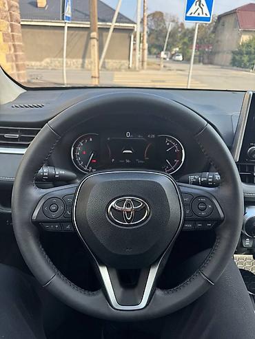 Toyota: Toyota RAV4: 2024 г., 2.5 л, Автомат, Бензин, Кроссовер — 7