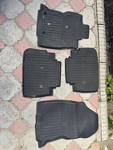резиновые: Заводские полики Subaru Forester SJ В идеальном состоянии Комплект — 4